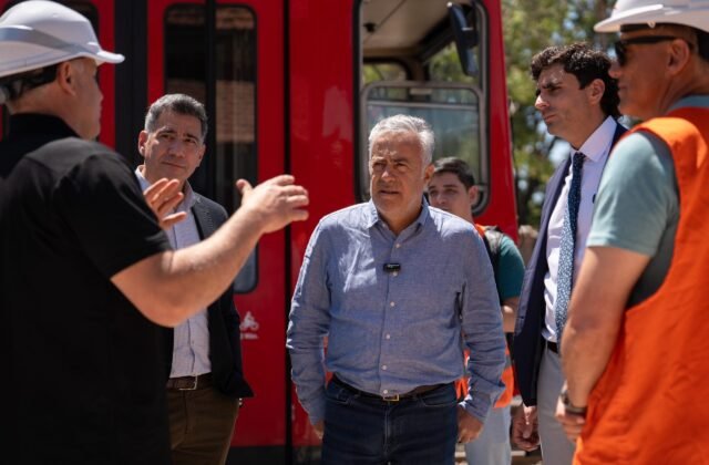Mendoza: Cornejo, Mema y Costarelli recorrieron el nuevo tramo del Metrotranvía, que ya llega a la Estación Benegas